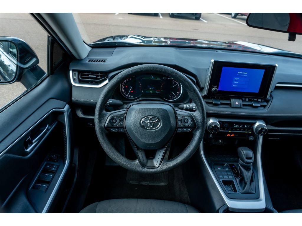 Used 2025 Toyota RAV4 XLE AWD/4WD image 20