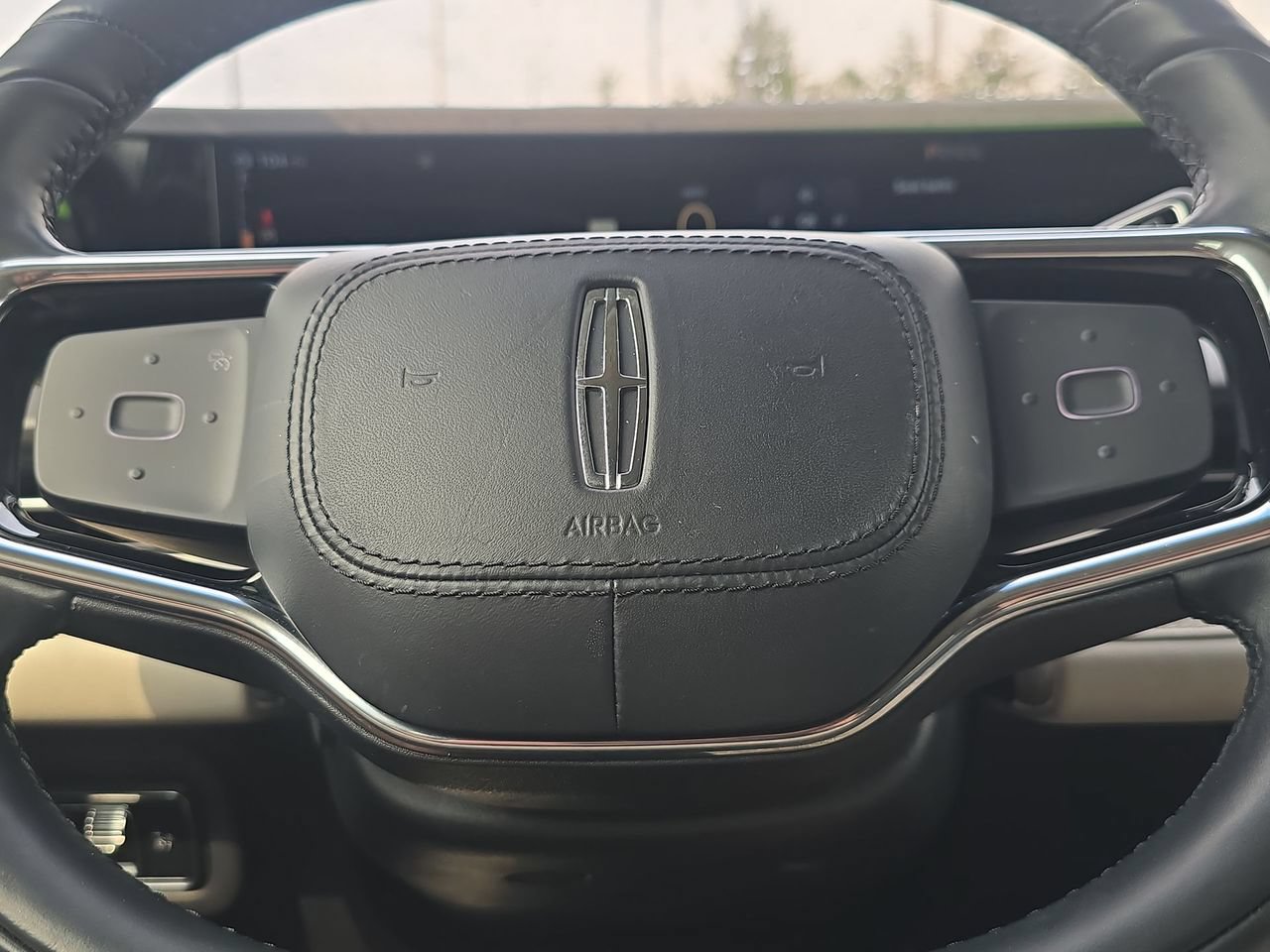 Used 2024 Lincoln Nautilus Reserve AWD/4WD image 13