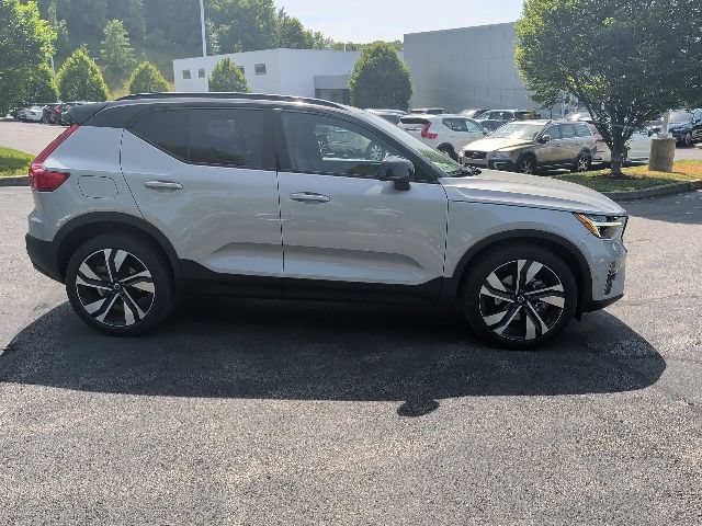Used 2023 Volvo XC40 B5 Ultimate w/ Climate Package AWD/4WD image 4