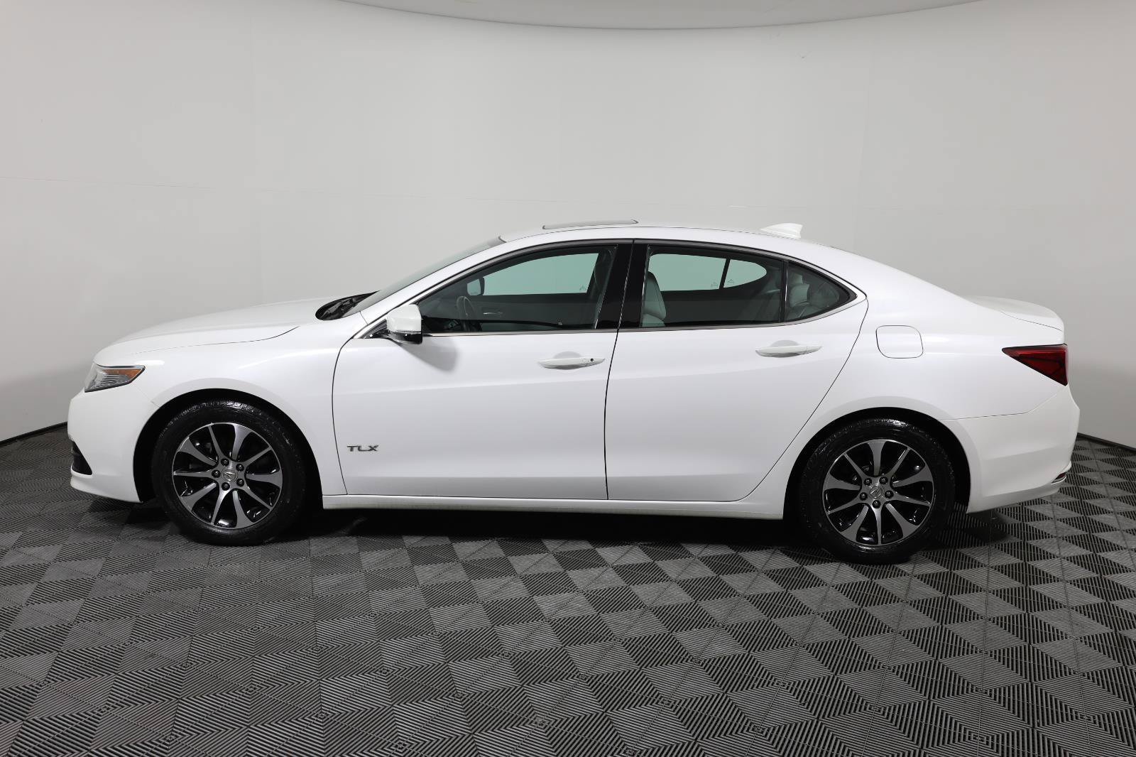 Used 2016 Acura TLX FWD image 8