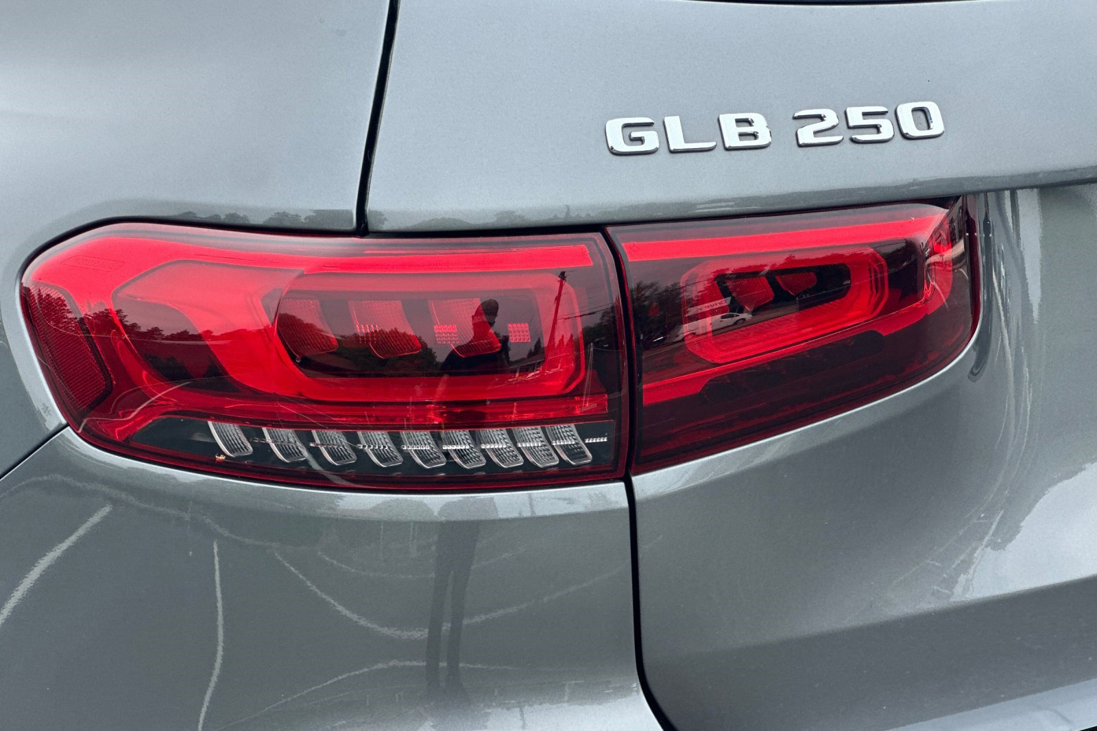 Used 2023 Mercedes-Benz GLB 250 4MATIC image 13