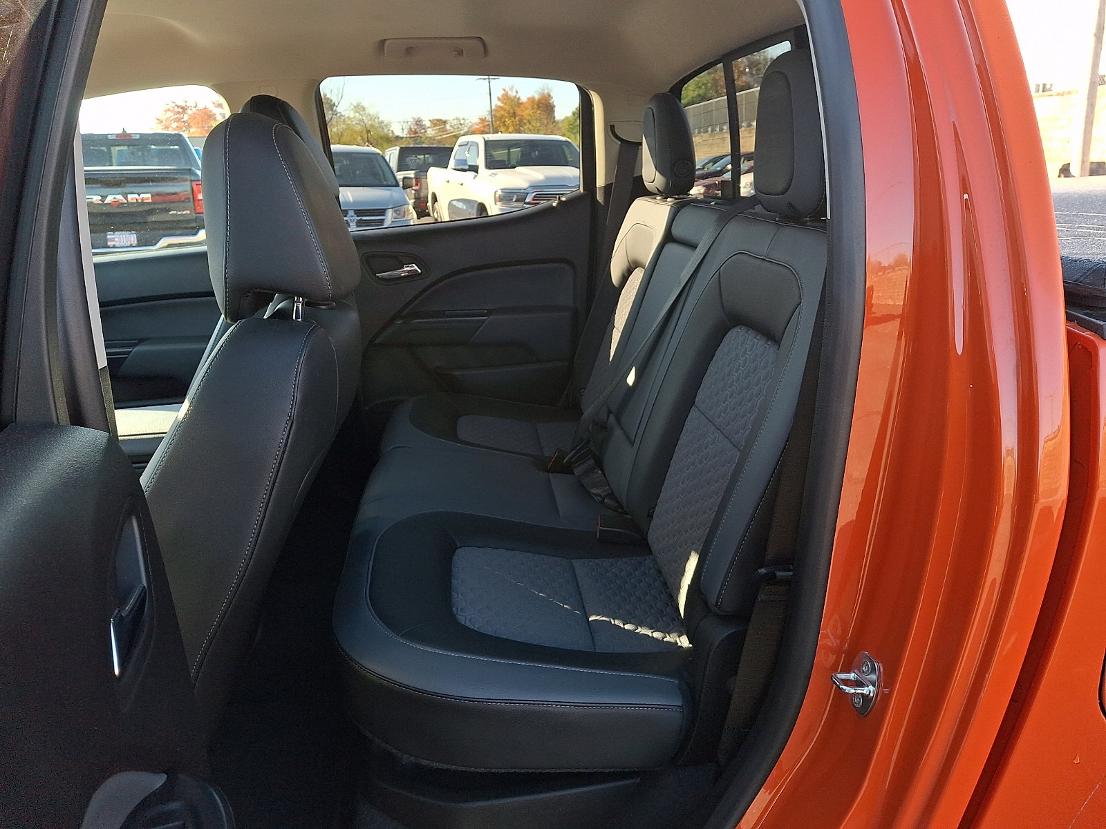 Used 2021 Chevrolet Colorado Z71 w/ Safety Package AWD/4WD image 11