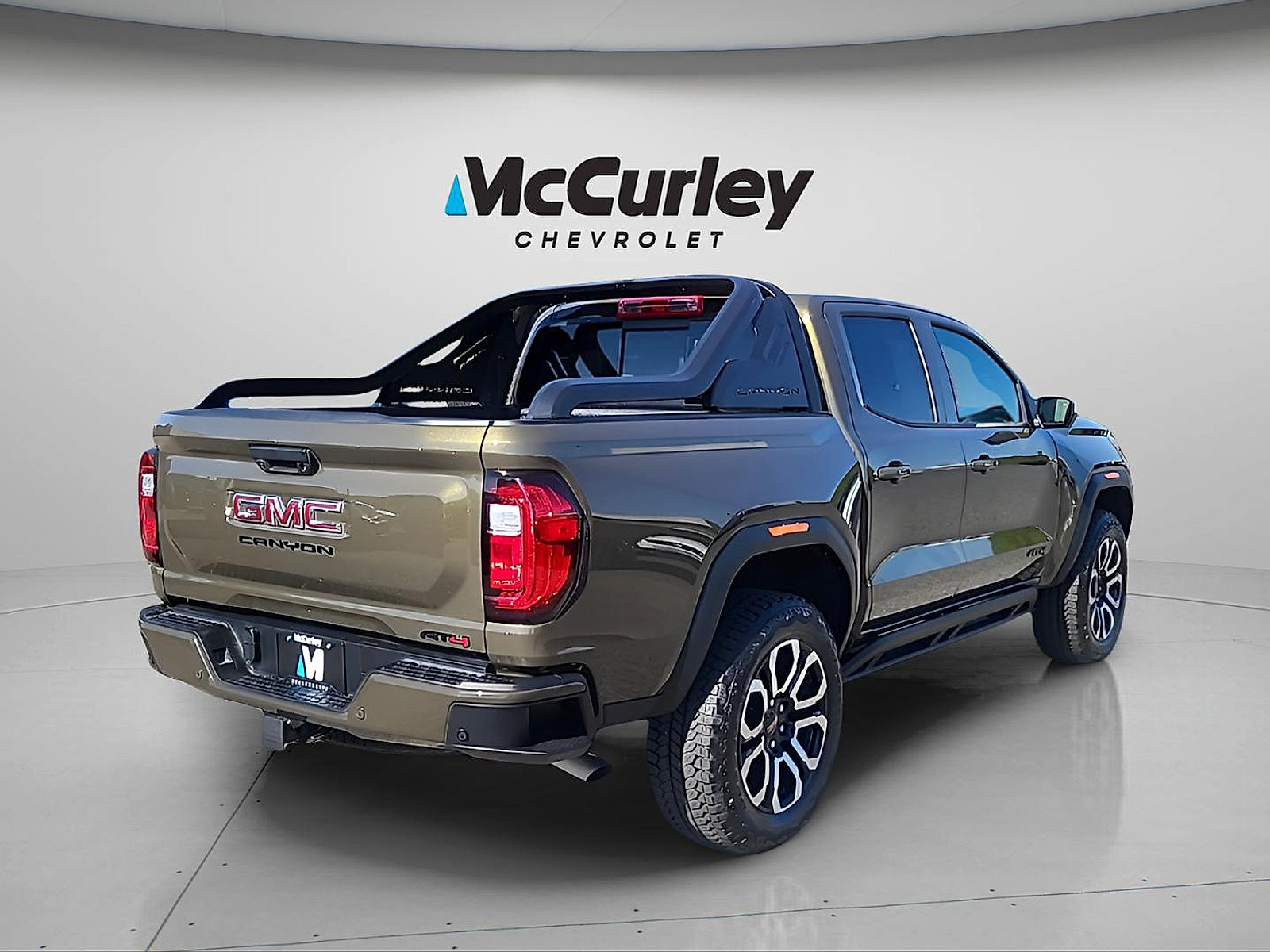 Used 2025 GMC Canyon AT4 w/ Nightfall Edition AWD/4WD image 7