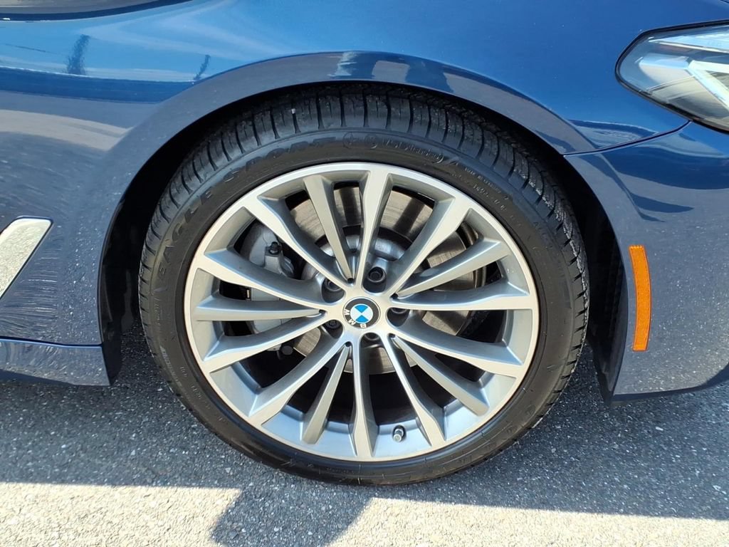 Used 2022 BMW 530i xDrive w/ Convenience Package AWD/4WD image 9