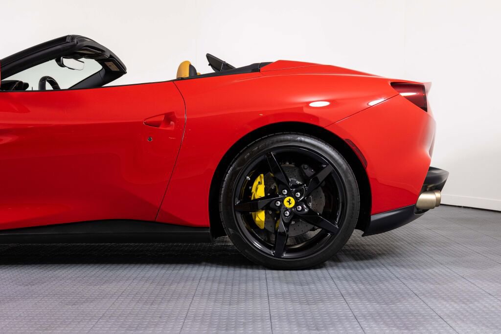 Certified 2022 Ferrari Portofino M image 11
