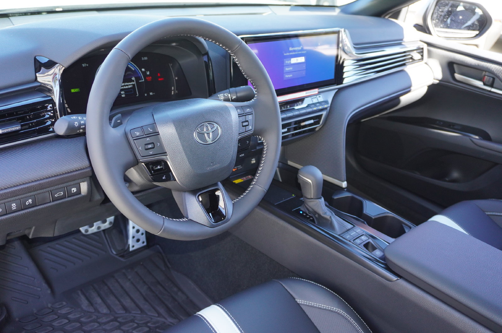 Used 2026 Toyota Camry SE w/ Multimedia Upgrade Package FWD image 10