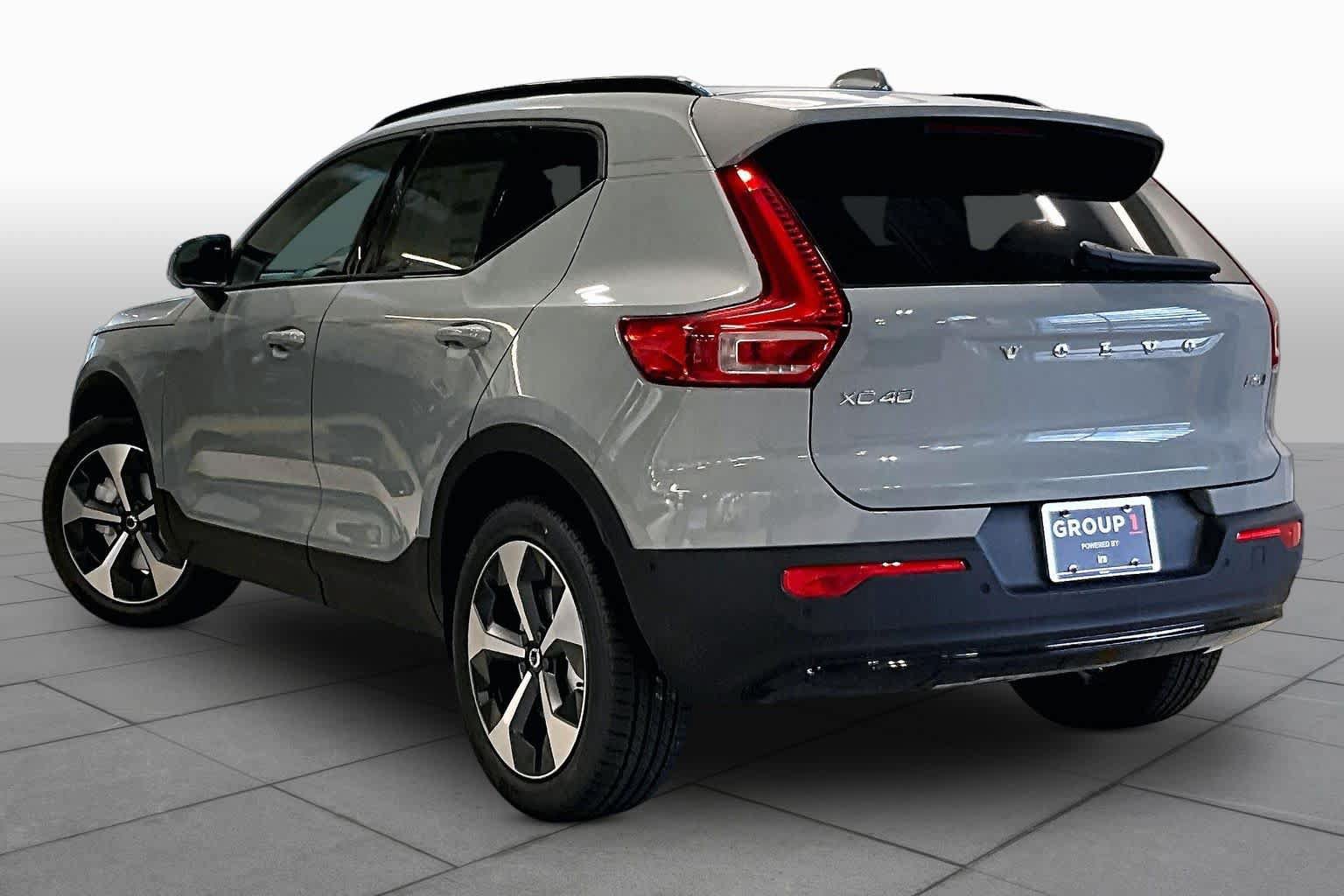 New 2026 Volvo XC40 B5 Plus w/ Protection Package Premier AWD/4WD image 3