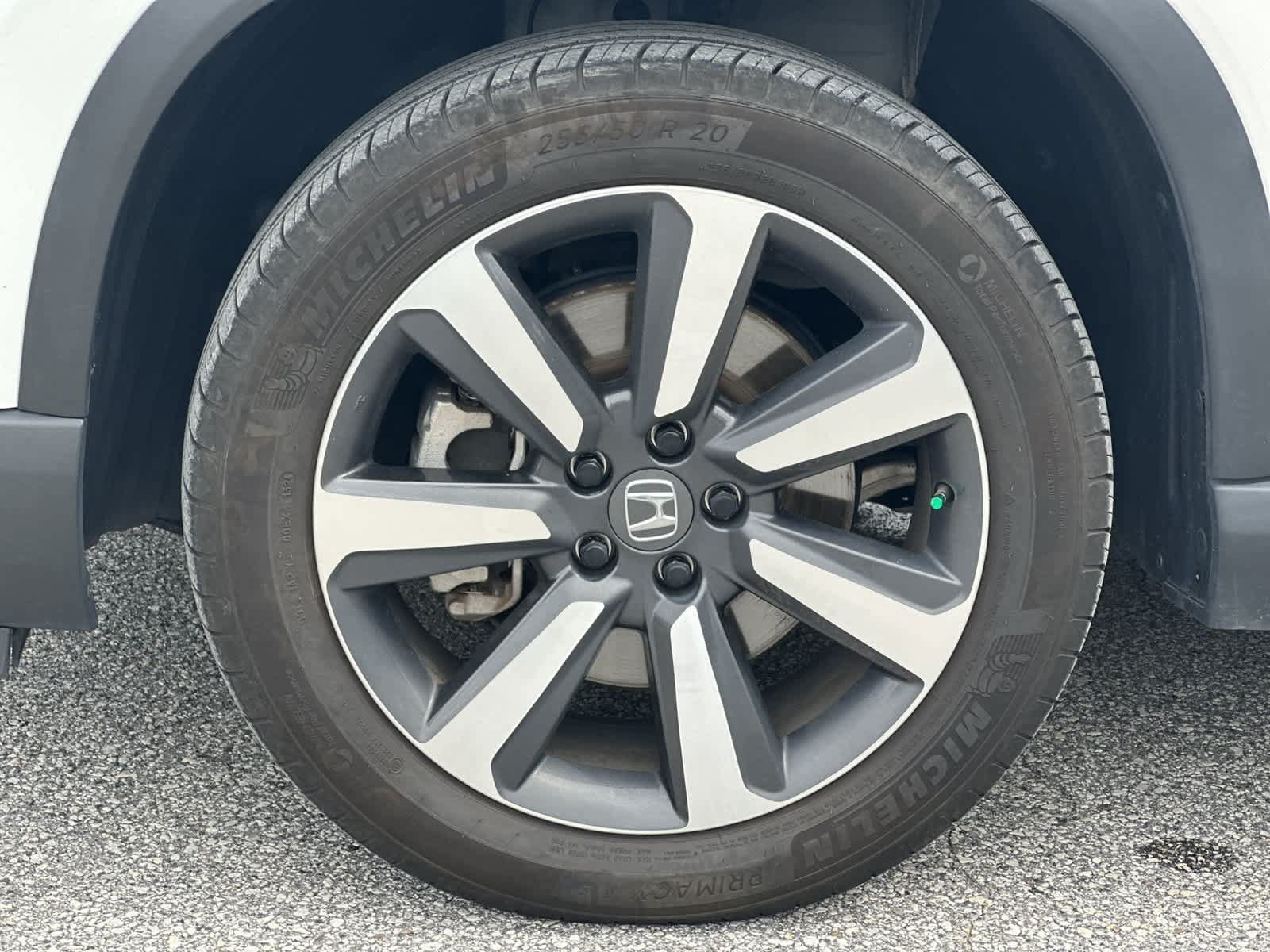 Used 2025 Honda Pilot Touring image 11