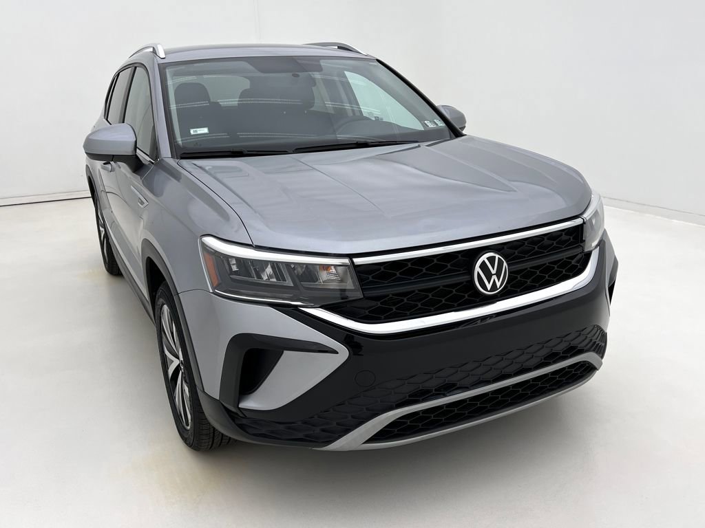 Used 2022 Volkswagen Taos SE AWD/4WD image 3