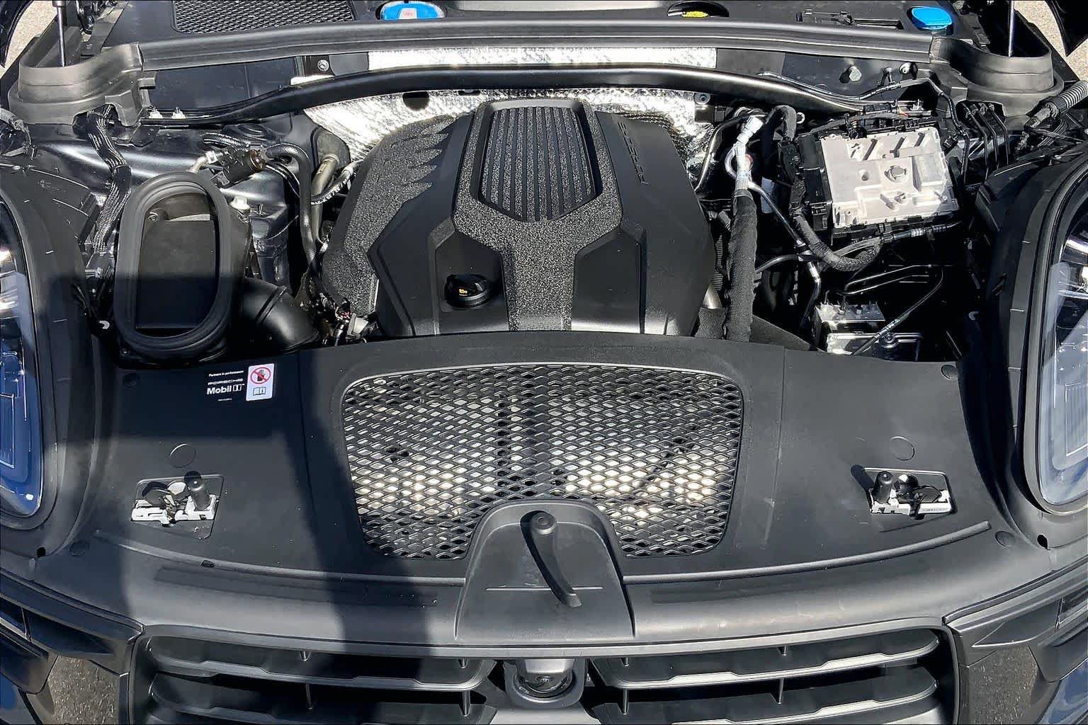 Used 2026 Porsche Macan AWD/4WD image 56