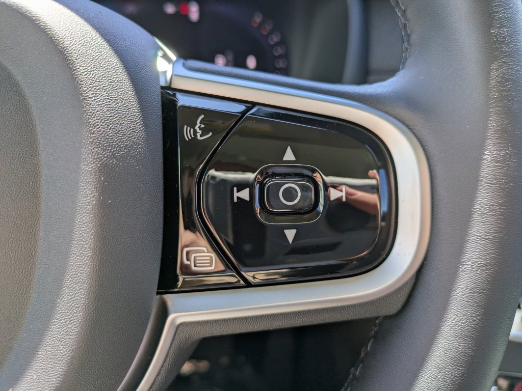 New 2026 Volvo XC90 B6 Plus w/ Protection Package Premier AWD/4WD image 24