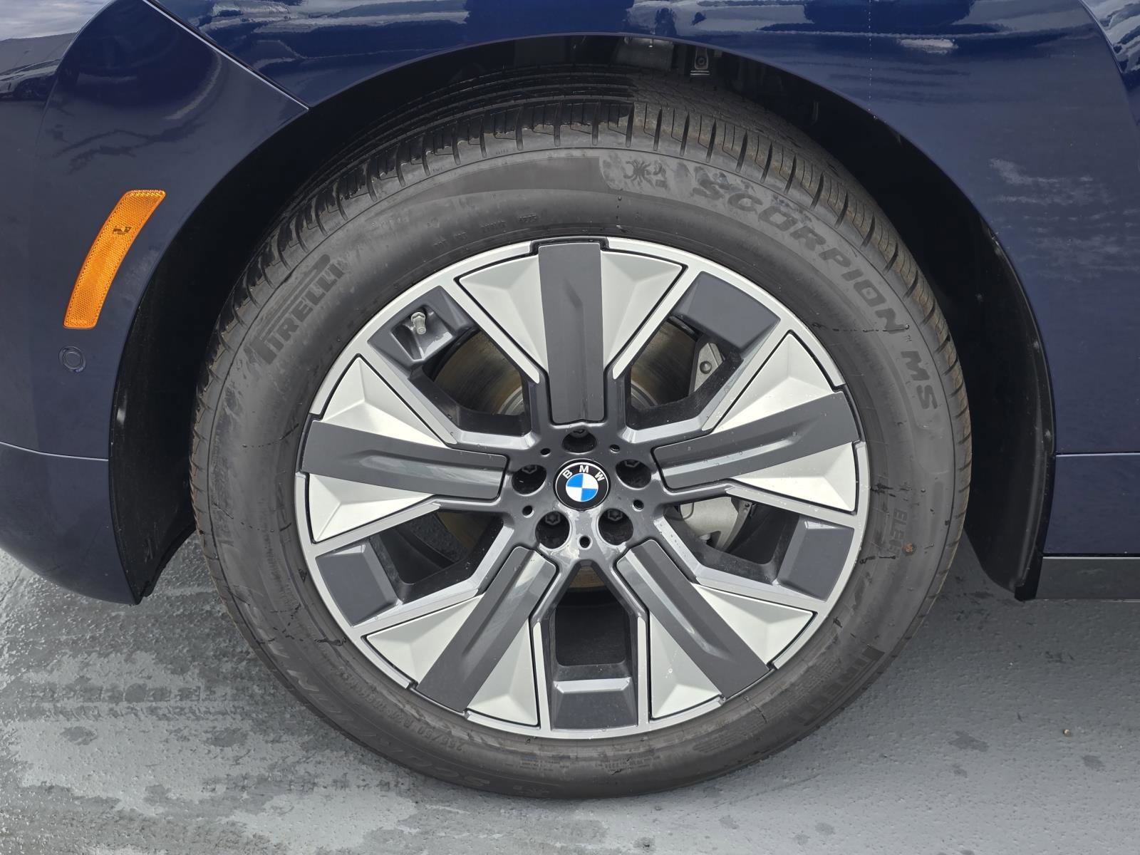 New 2026 BMW iX xDrive60 w/ Premium Package image 8