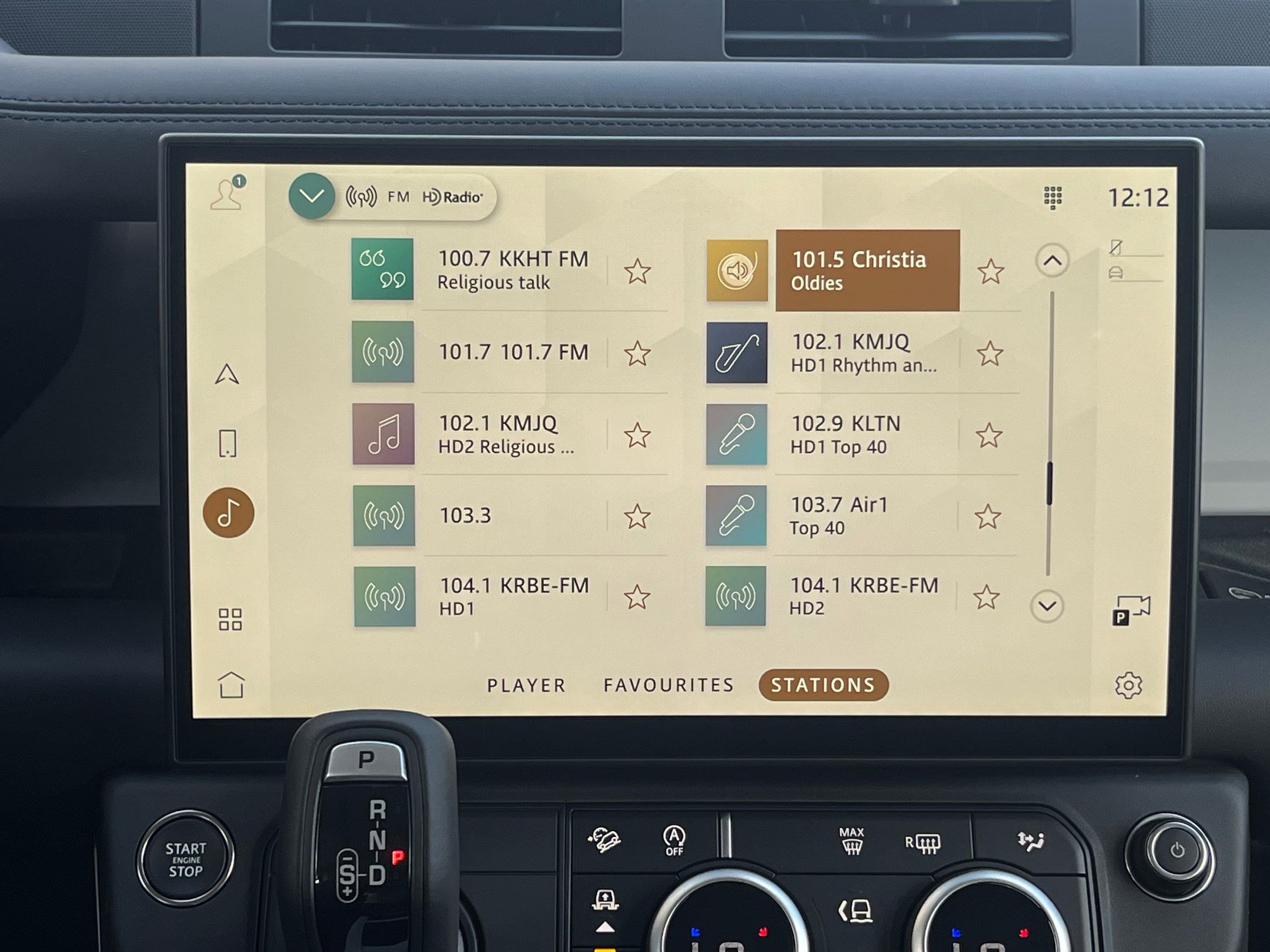 New 2026 Land Rover Defender 110 S image 30