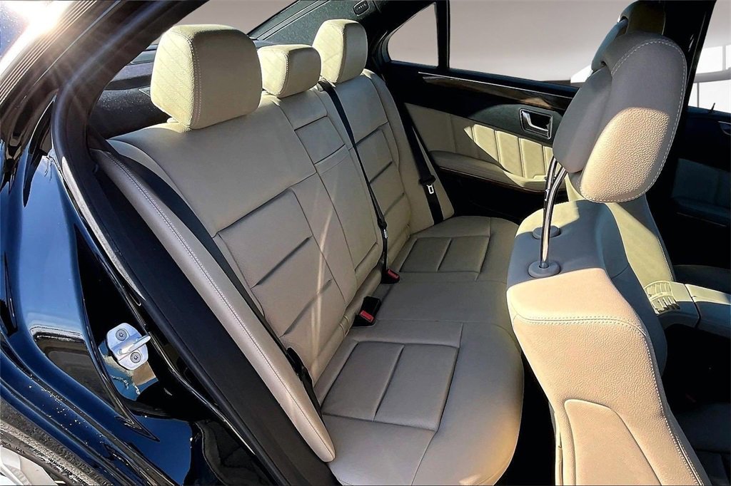 Used 2012 Mercedes-Benz E 350 4MATIC Sedan image 27