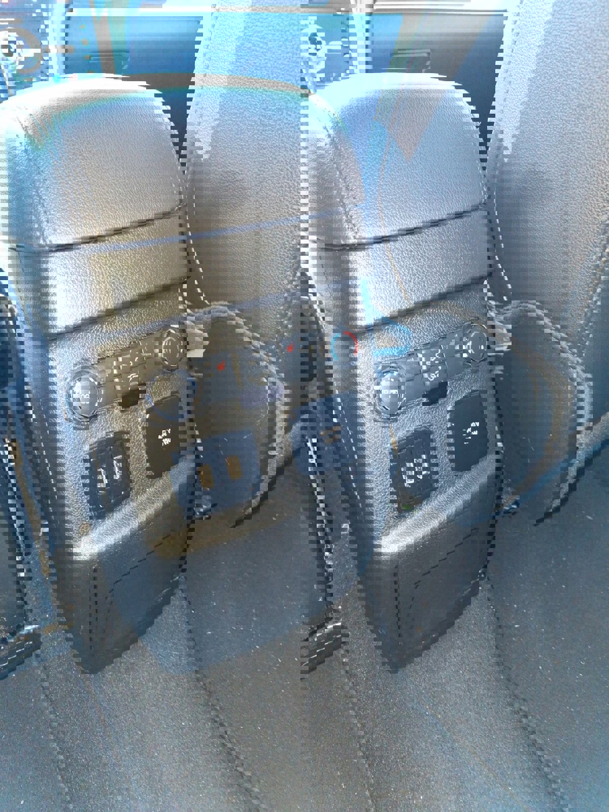 Used 2019 Ford Explorer Limited w/ Class III Trailer Tow Package image 19