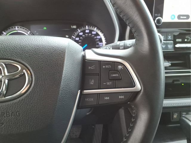 Used 2023 Toyota Highlander XLE image 17