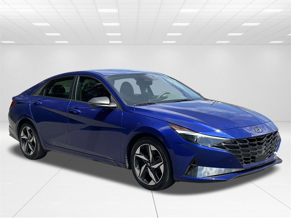 Used 2022 Hyundai Elantra SEL w/ Convenience + Premium Package