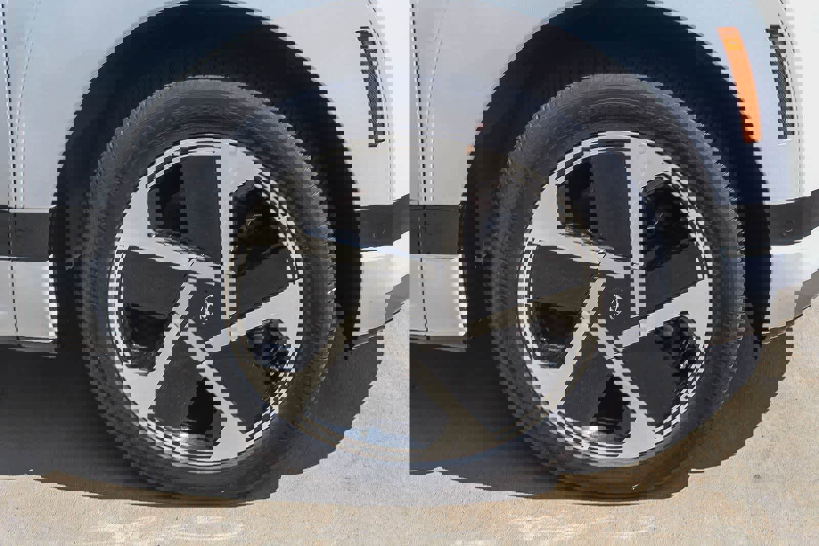 New 2026 Hyundai Ioniq 9 Calligraphy image 12