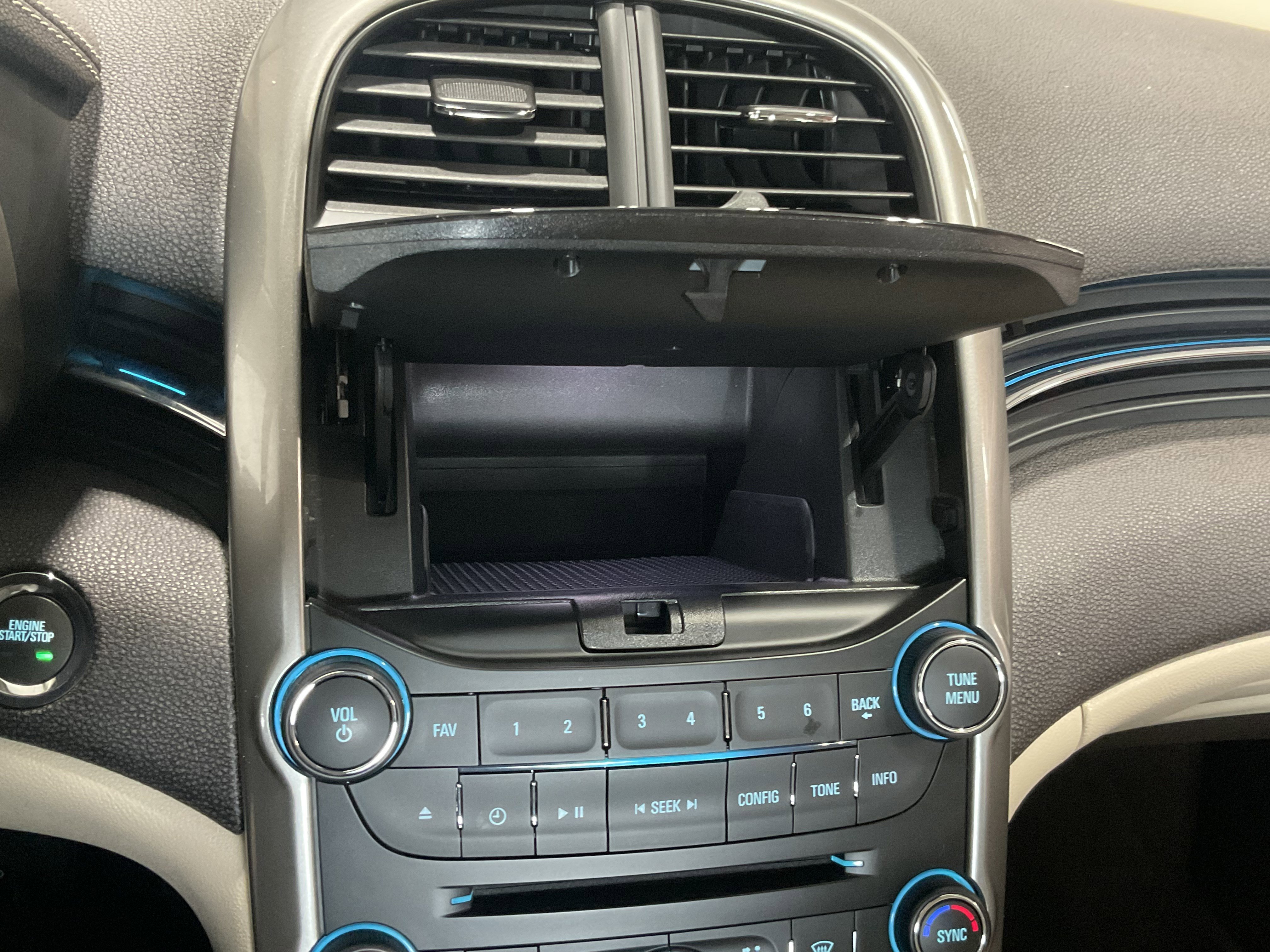 Used 2015 Chevrolet Malibu LTZ FWD image 19