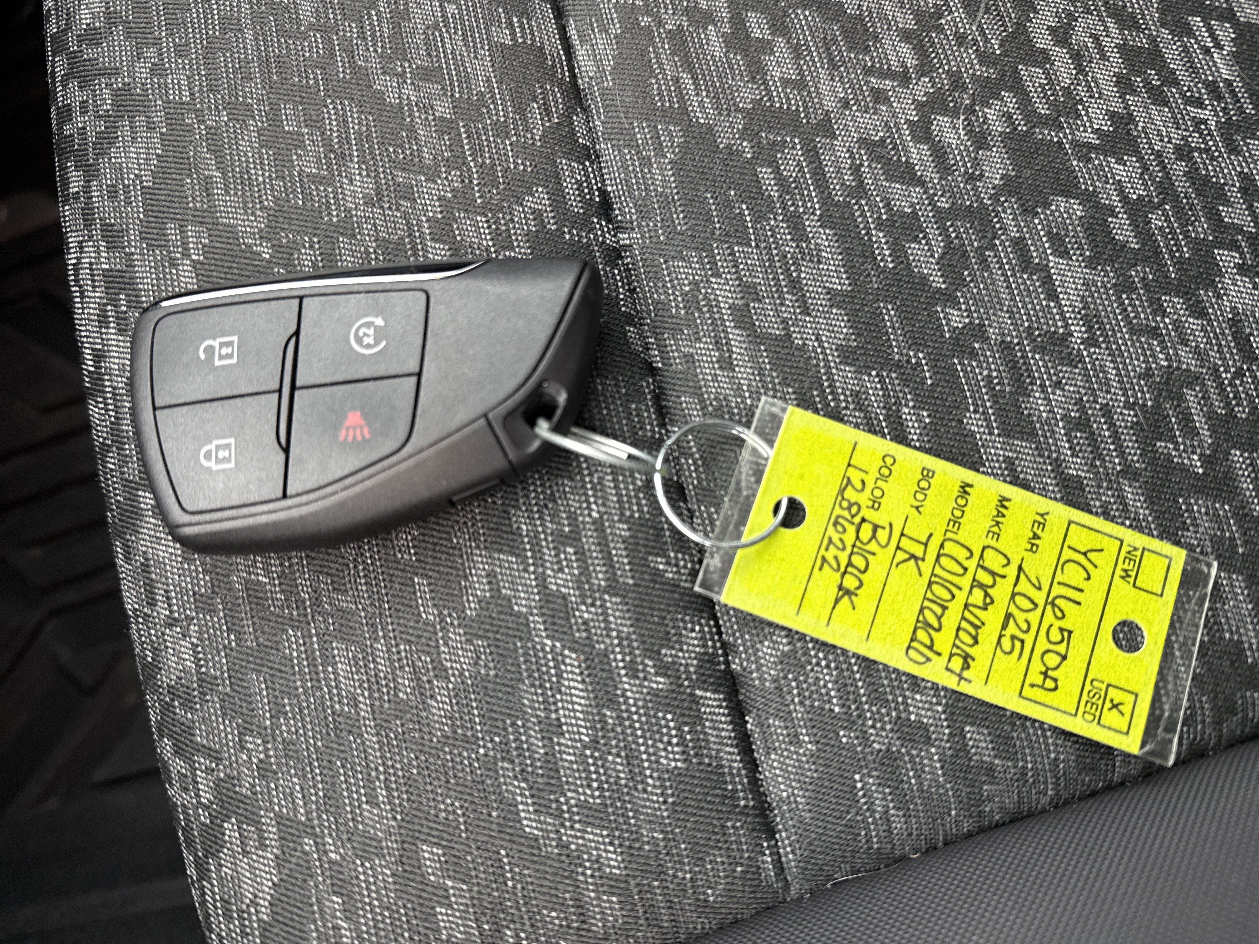 Used 2025 Chevrolet Colorado Z71 w/ Midnight Edition image 24