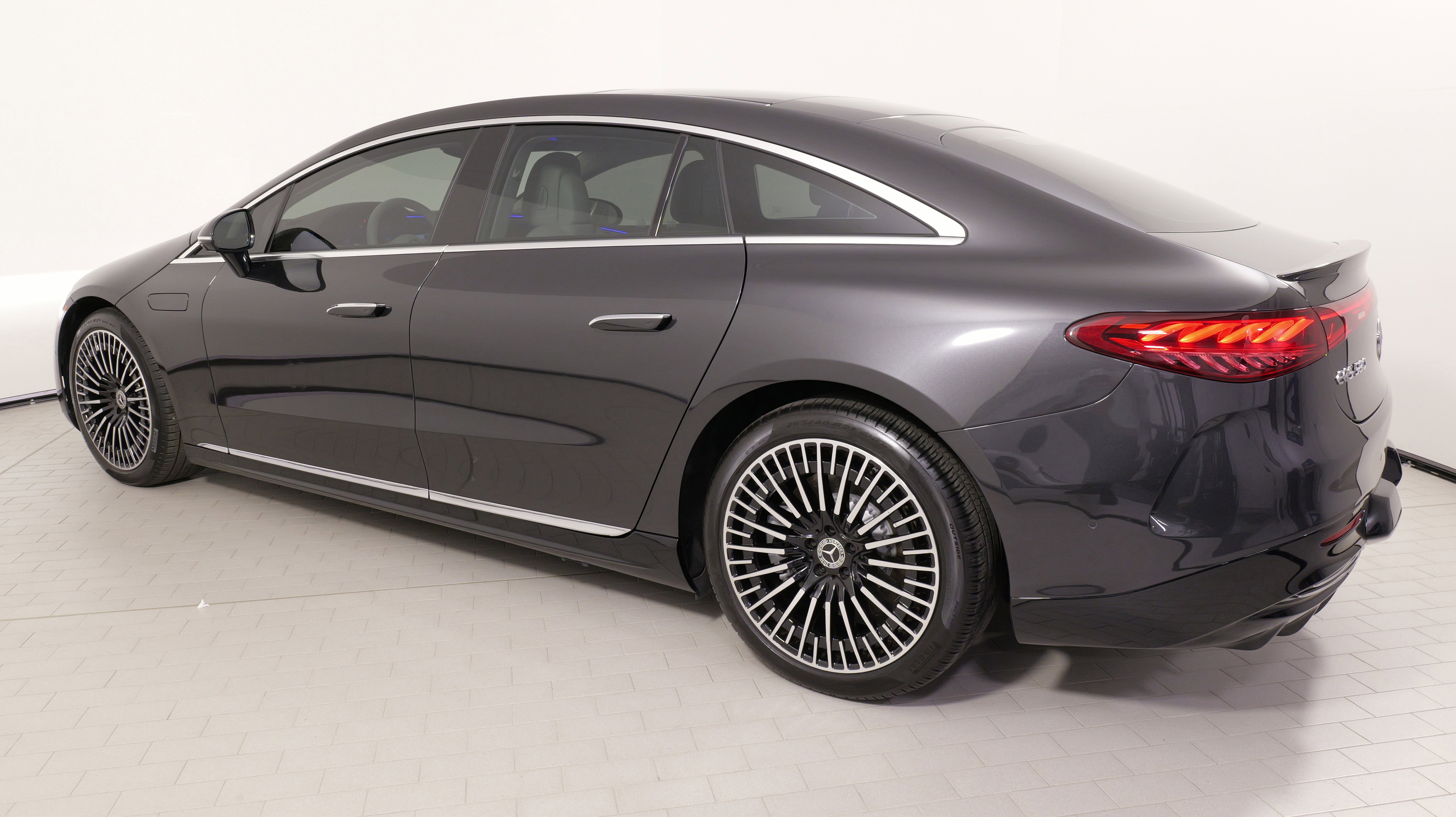 Used 2023 Mercedes-Benz EQS 580 4MATIC Sedan image 16