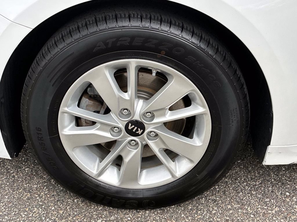 Used 2017 Kia Optima LX FWD image 16