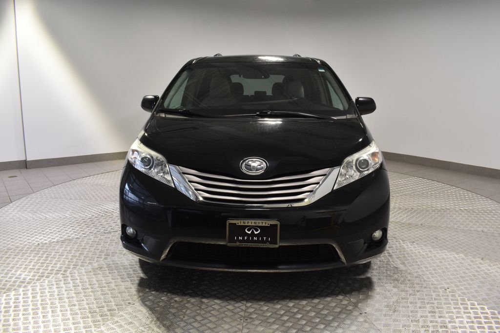 Used 2016 Toyota Sienna XLE image 8