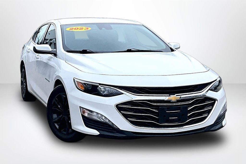 Used 2023 Chevrolet Malibu LT w/ Driver Confidence Package FWD image 3