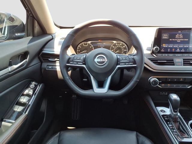 Used 2025 Nissan Altima 2.5 SR FWD image 29
