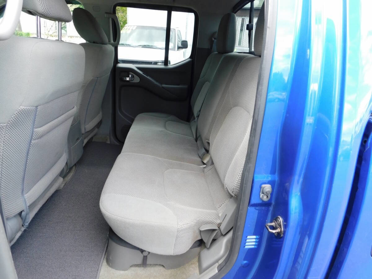Used 2015 Nissan Frontier SV w/ SV Value Truck Package AWD/4WD image 5