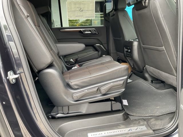 New 2025 Chevrolet Suburban High Country image 17