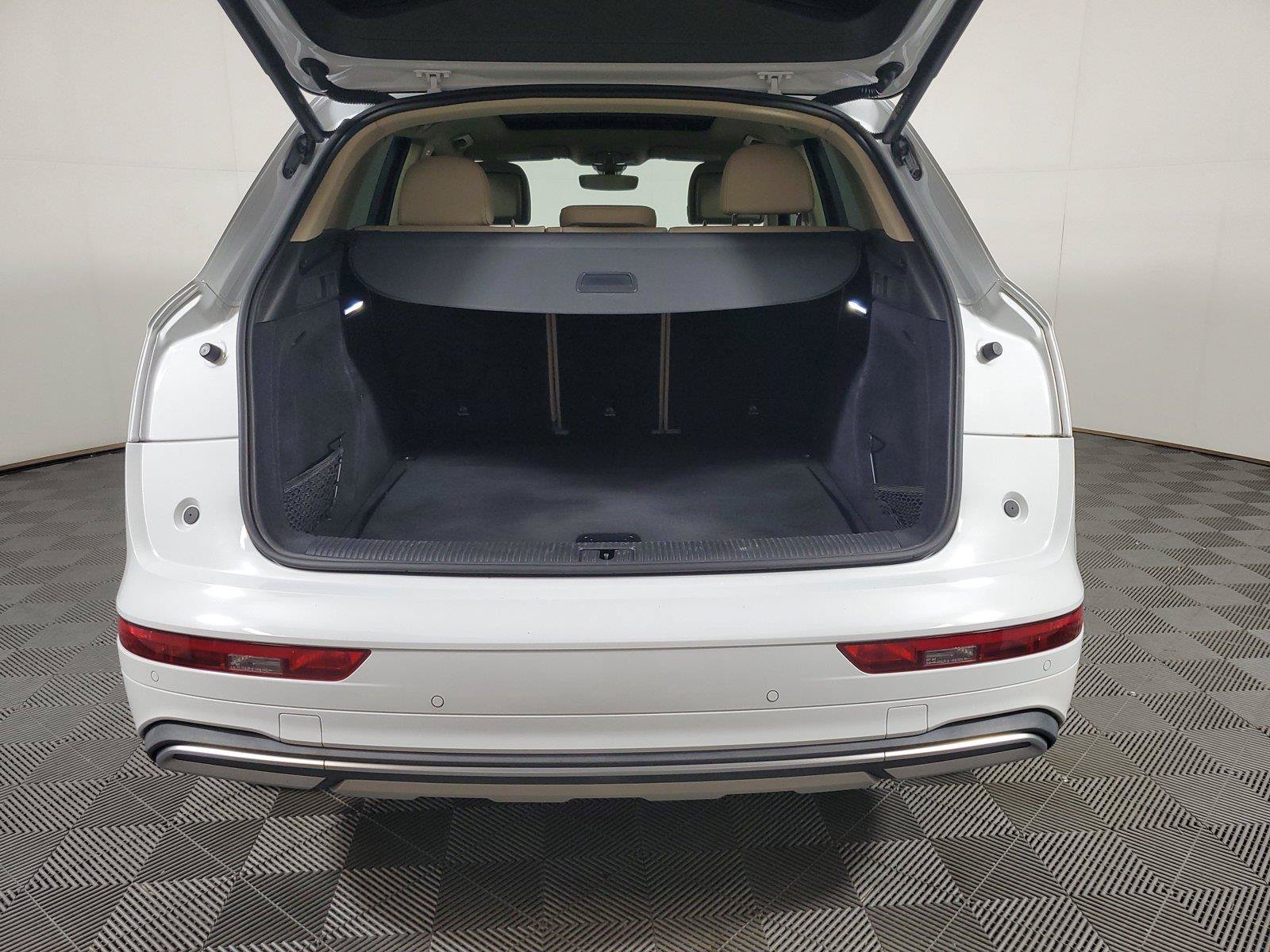 Used 2021 Audi Q5 2.0T Premium Plus w/ Premium Plus Package AWD/4WD image 9