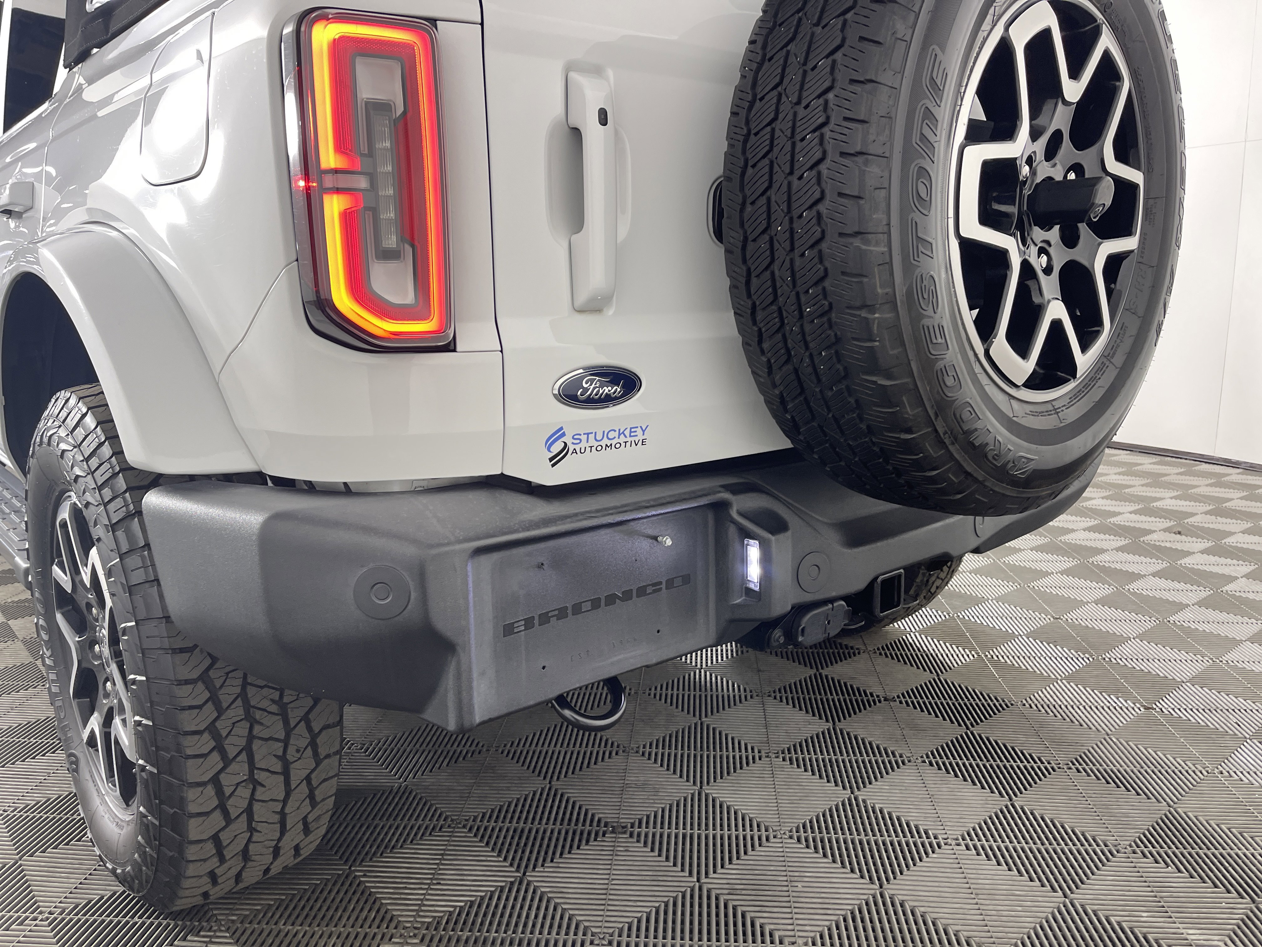 Used 2022 Ford Bronco Outer Banks image 6