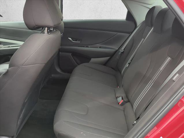 Used 2024 Hyundai Elantra SEL image 18