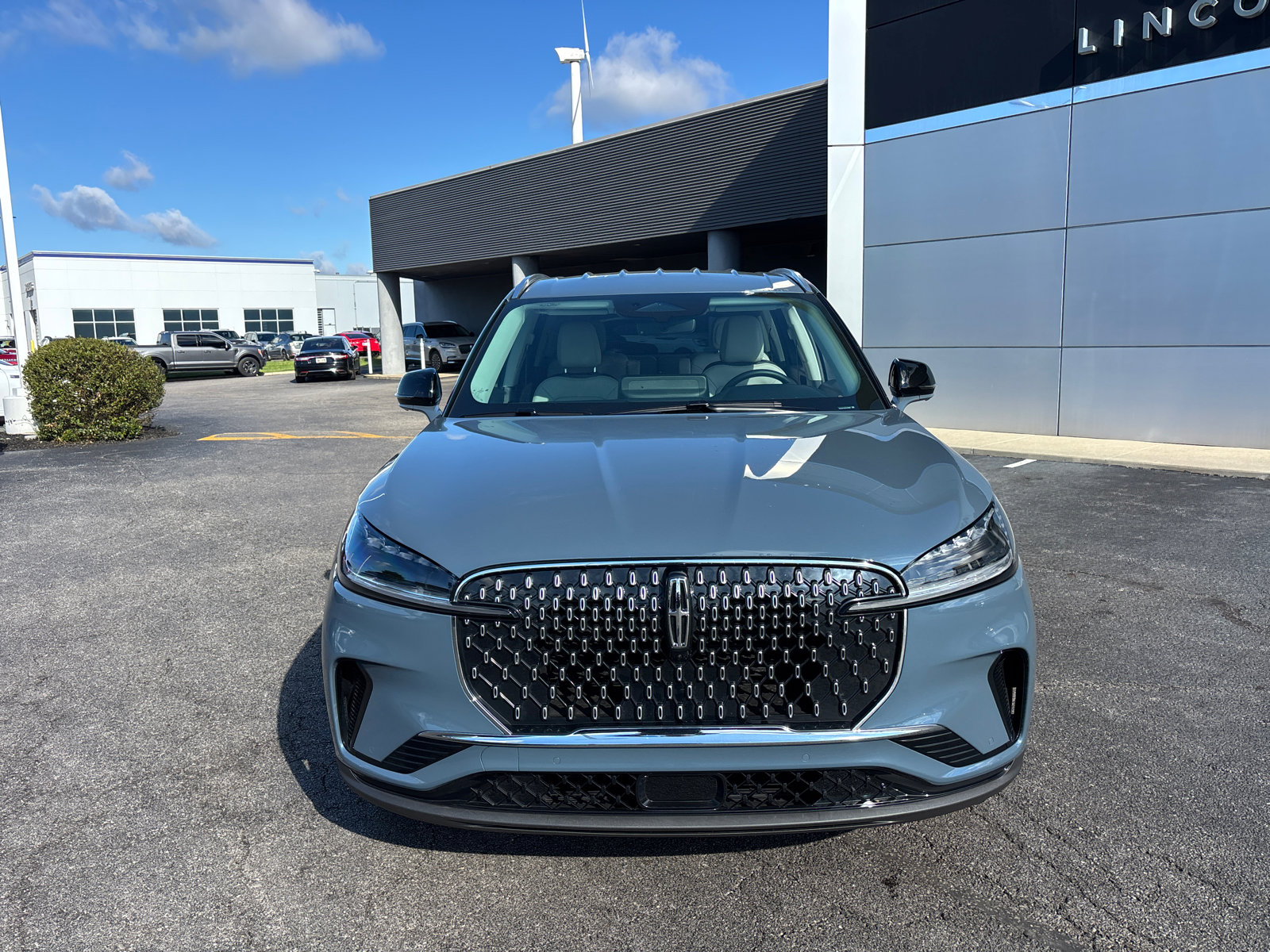 New 2026 Lincoln Aviator AWD image 2