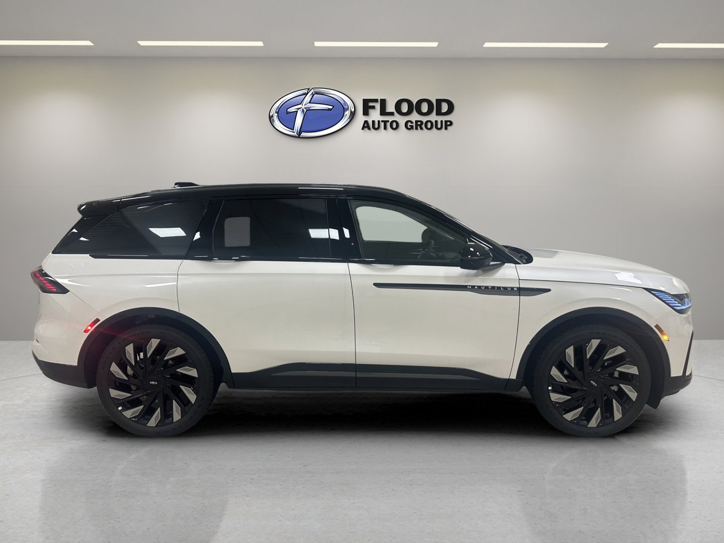 New 2026 Lincoln Nautilus Reserve w/ Jet Appearance Package image 5