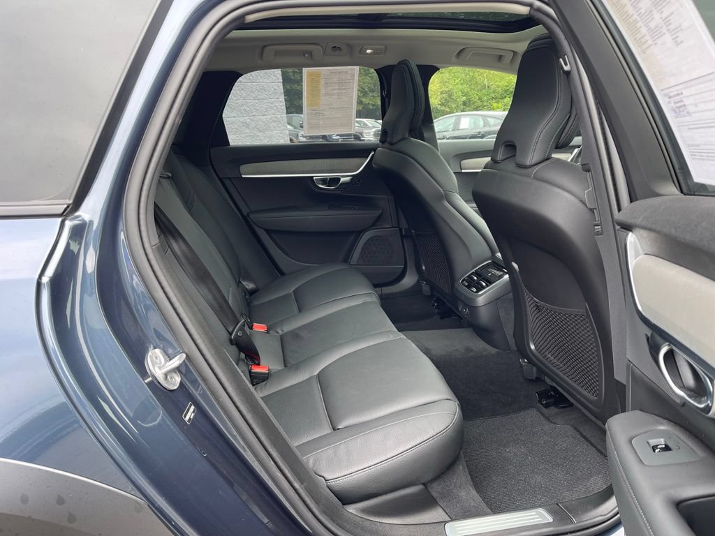 Used 2025 Volvo V90 B6 Cross Country Plus w/ Protection Package Premier AWD/4WD image 13