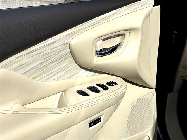 Used 2017 Nissan Murano SL image 12