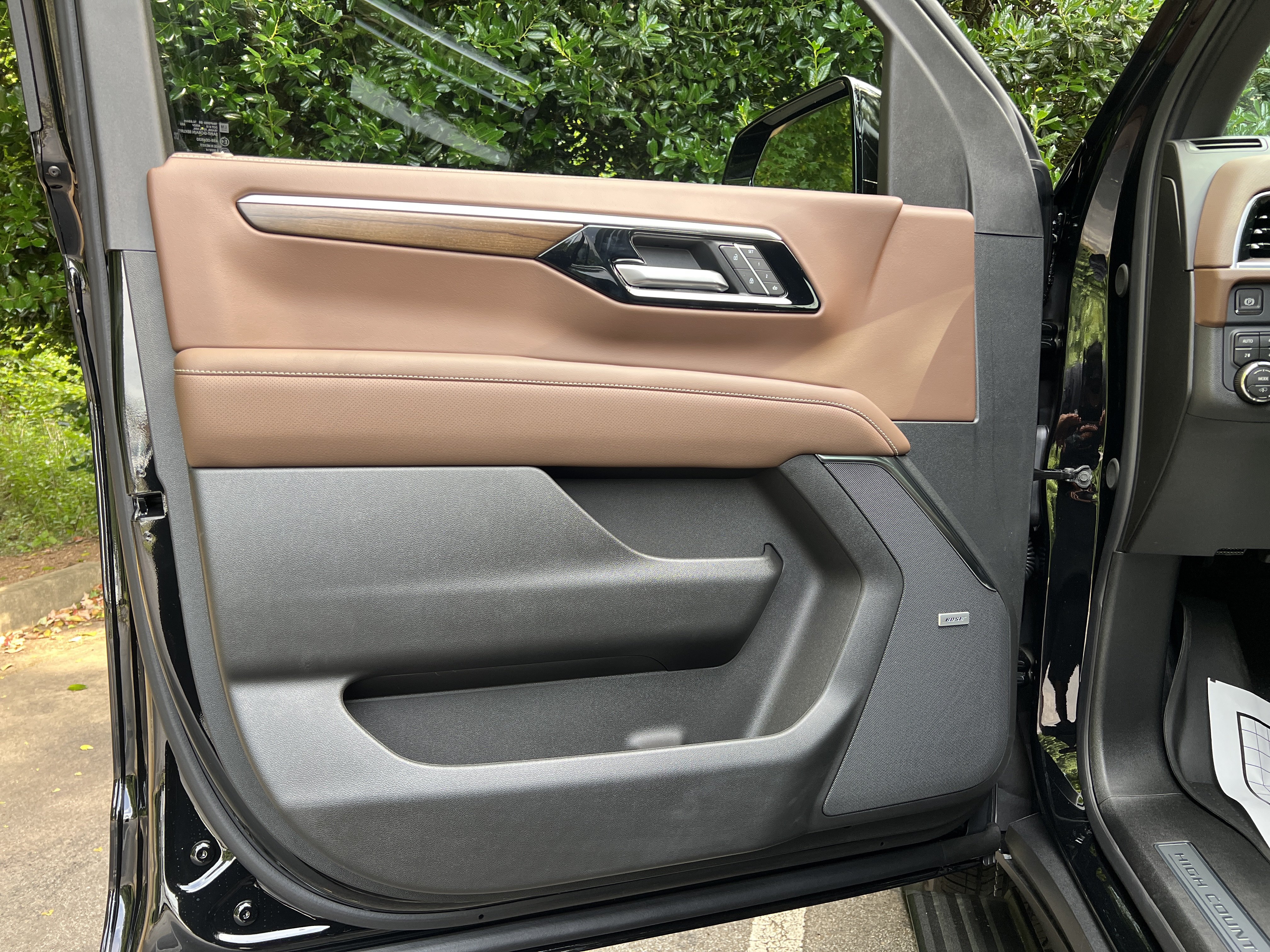 New 2026 Chevrolet Tahoe High Country w/ LPO, Get Active Package AWD/4WD image 15