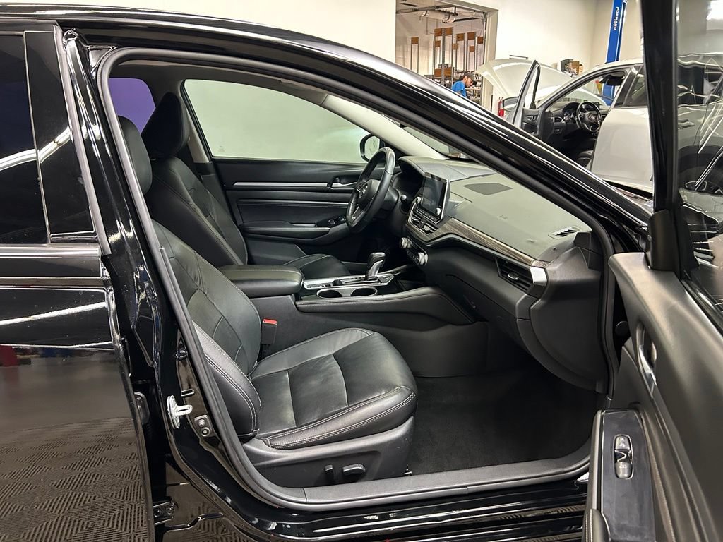 Used 2020 Nissan Altima 2.5 Platinum FWD image 12
