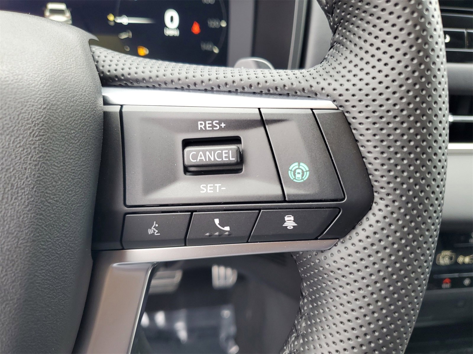 New 2025 Mitsubishi Outlander SEL image 13
