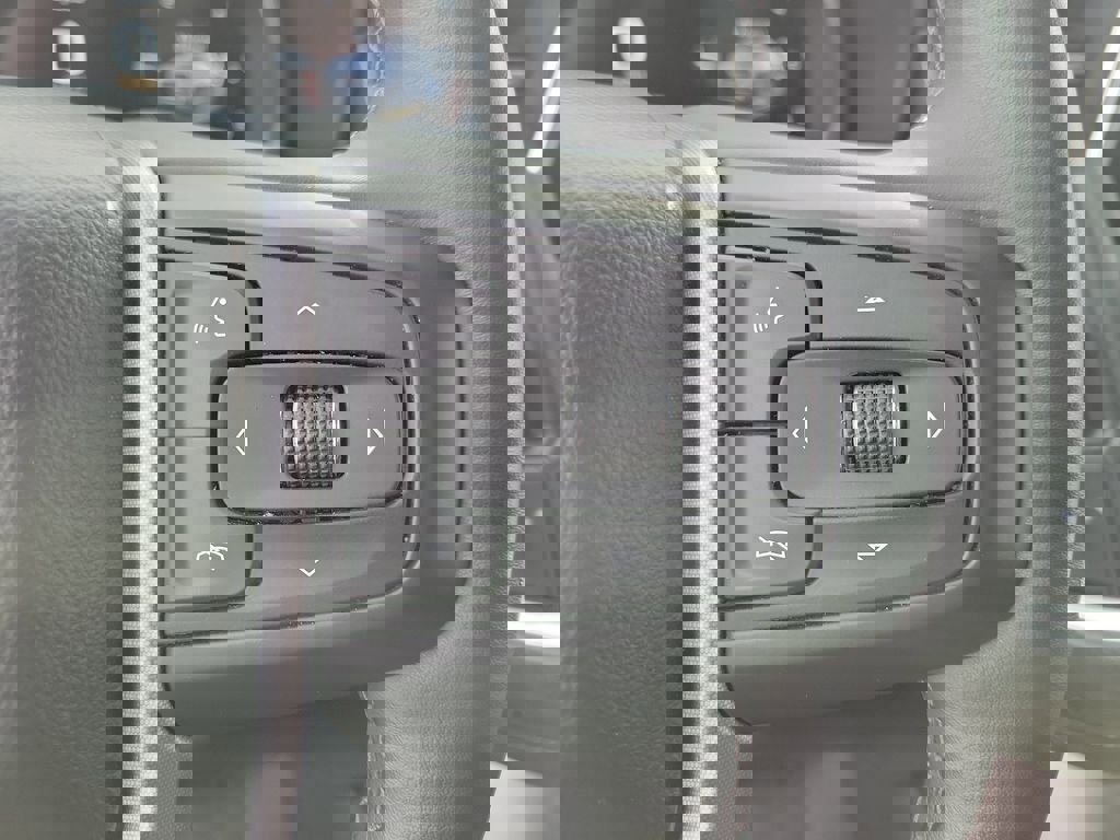 Used 2024 GMC Yukon SLT w/ SLT Luxury Package image 27