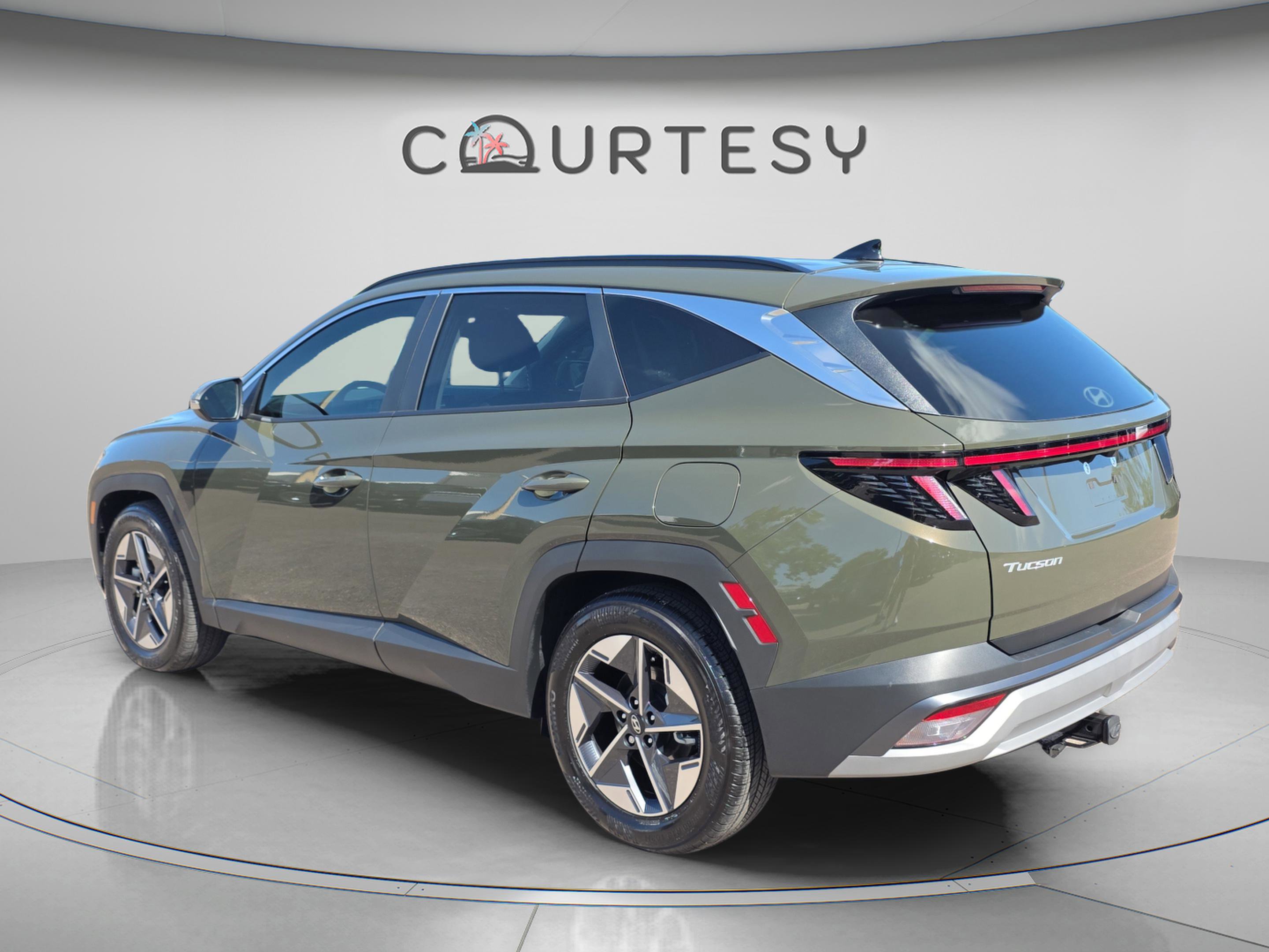 Used 2025 Hyundai Tucson SEL FWD image 3
