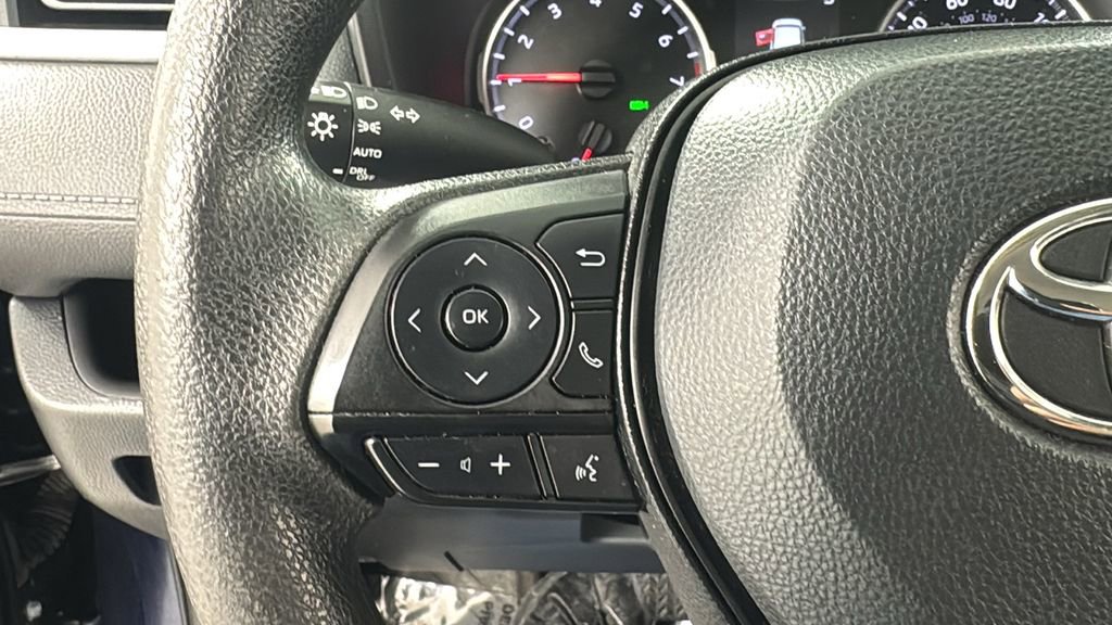 Used 2022 Toyota RAV4 XLE image 21