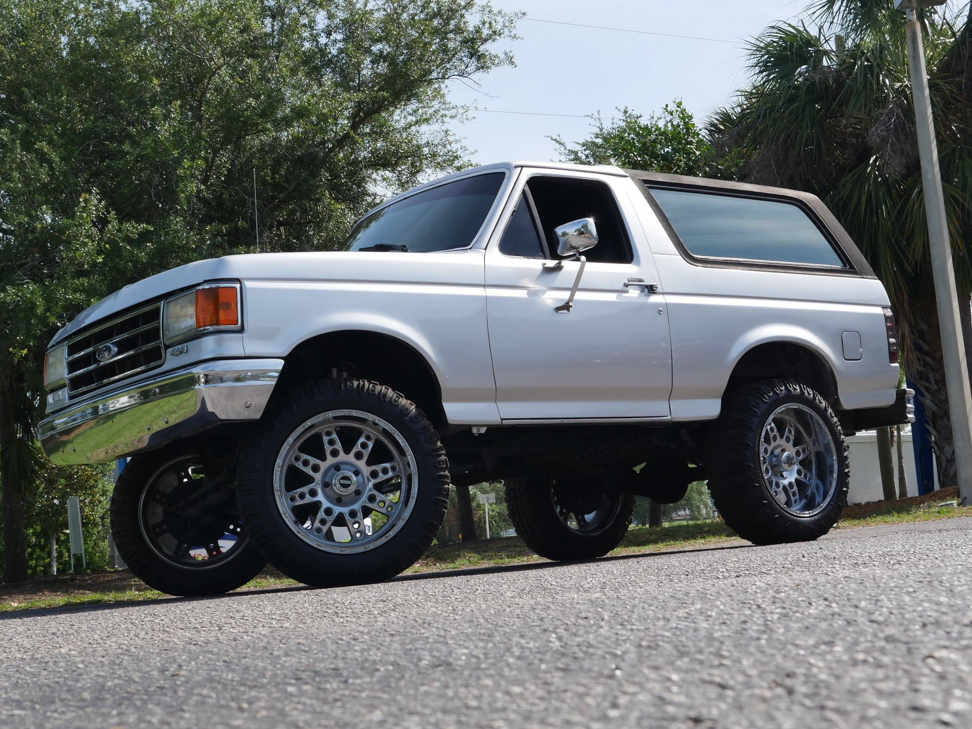 Used 1990 Ford Bronco AWD/4WD image 10