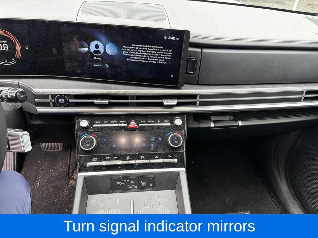 Used 2025 Hyundai Santa Fe SEL FWD image 8