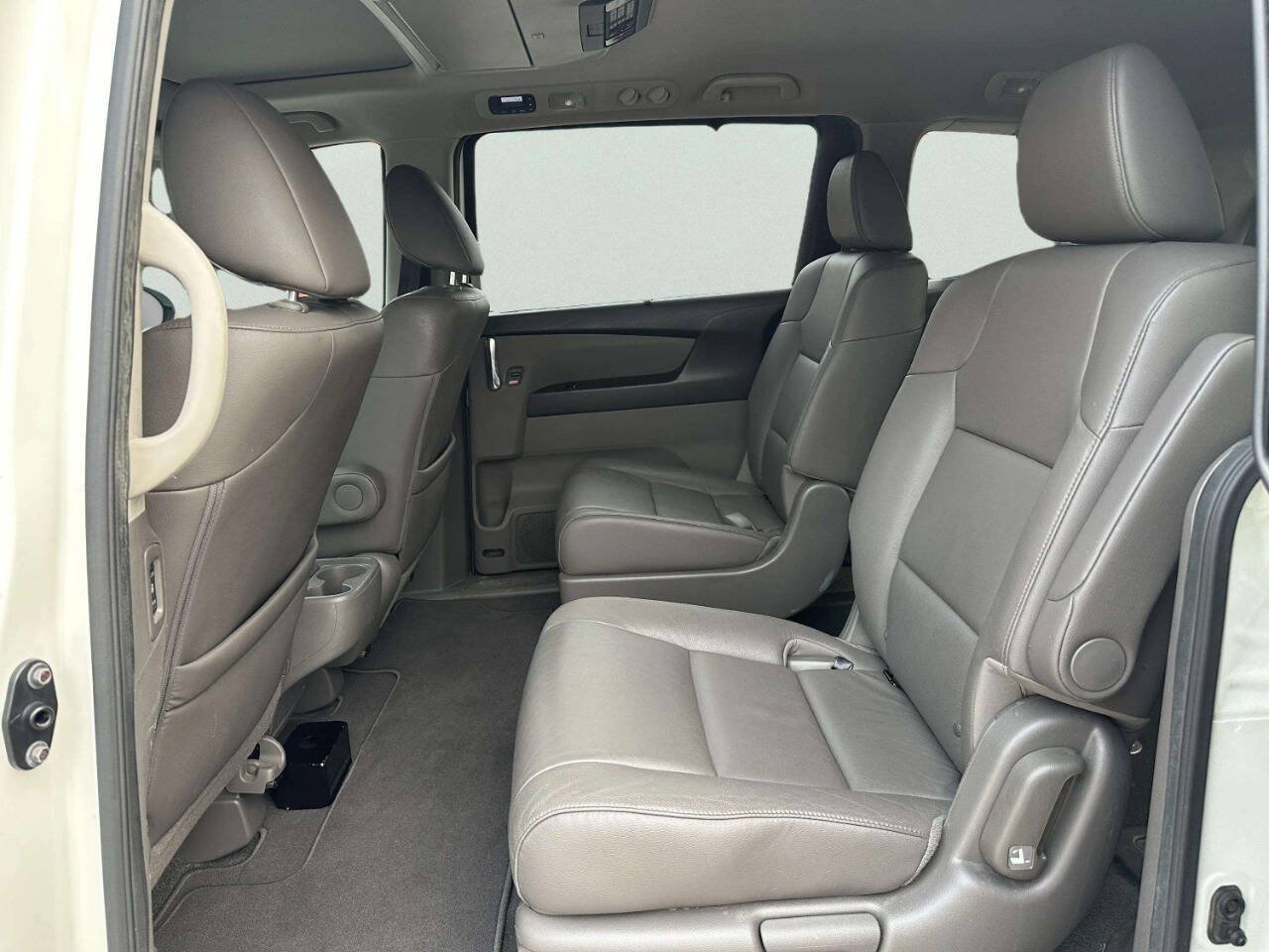 Used 2016 Honda Odyssey Touring Elite image 36