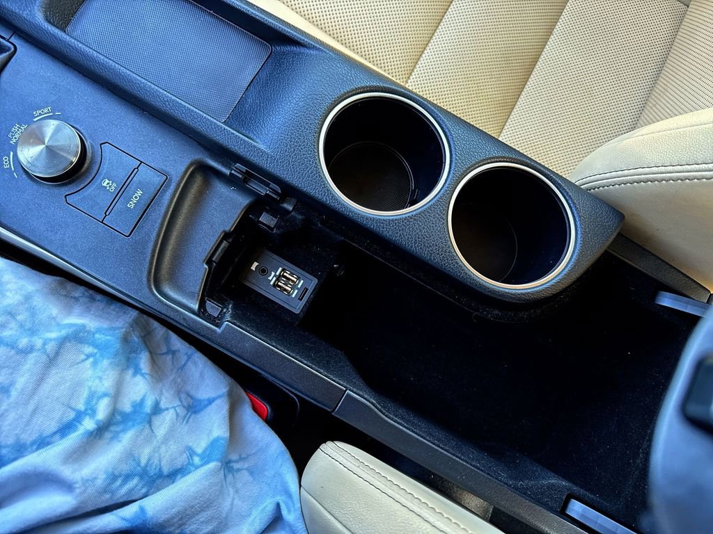 Used 2016 Lexus IS 200t image 20