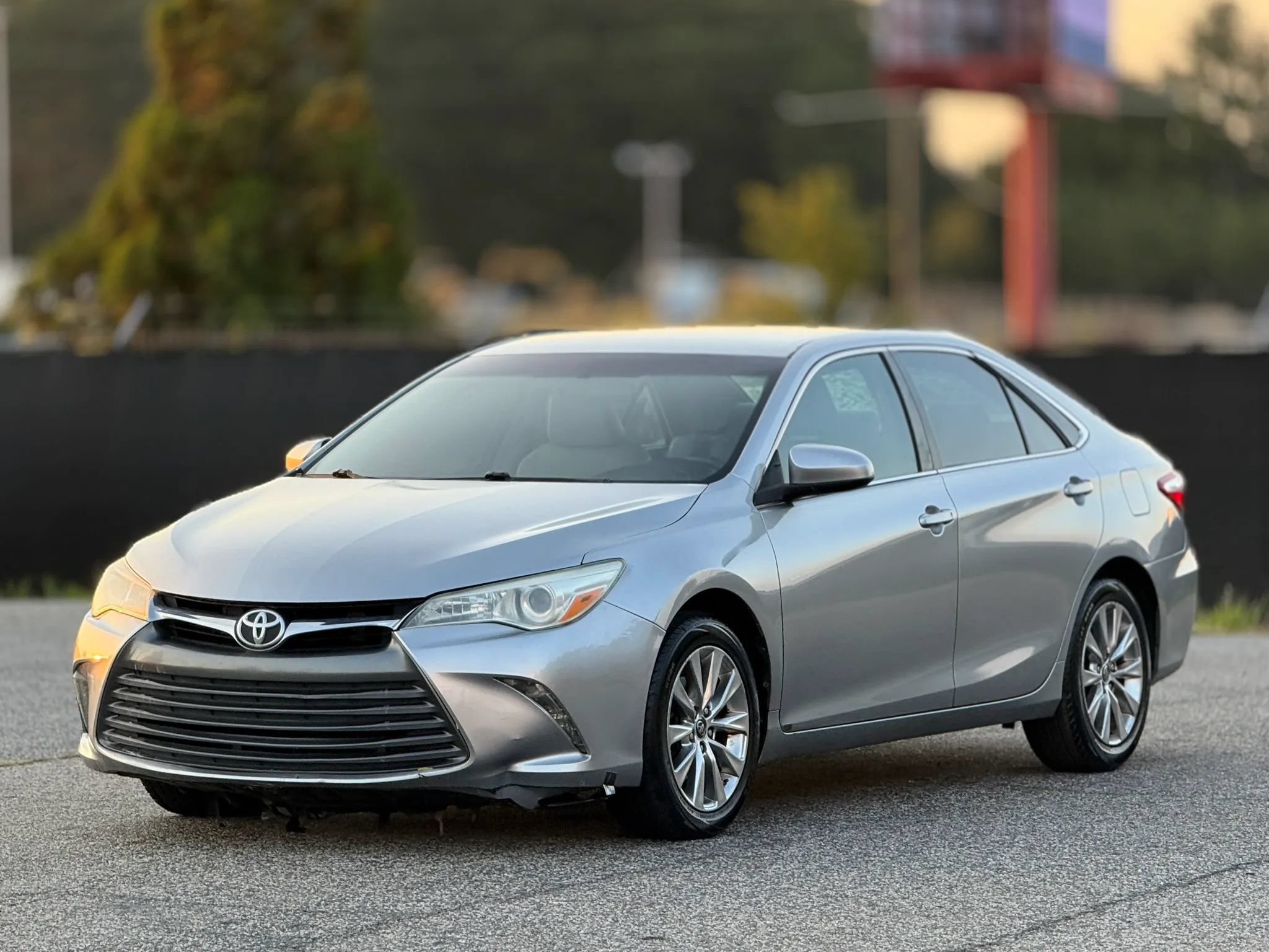 Used 2015 Toyota Camry XLE FWD image 6