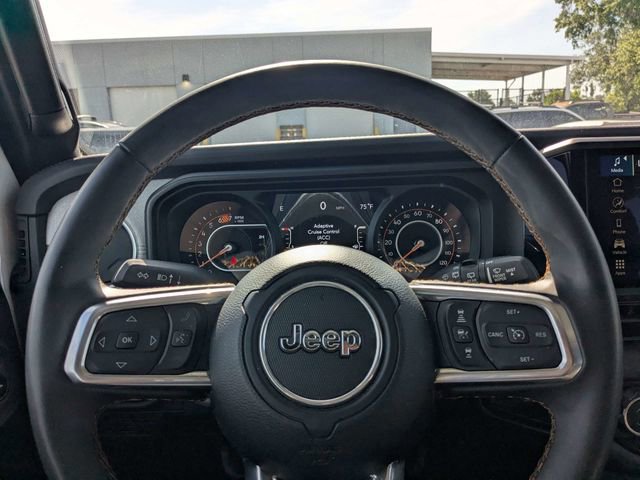 Used 2025 Jeep Wrangler Unlimited Sahara AWD/4WD image 22